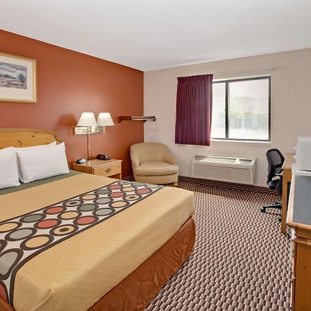 Super 8 By Wyndham קריסטל לייק אילינויס מראה חיצוני תמונה