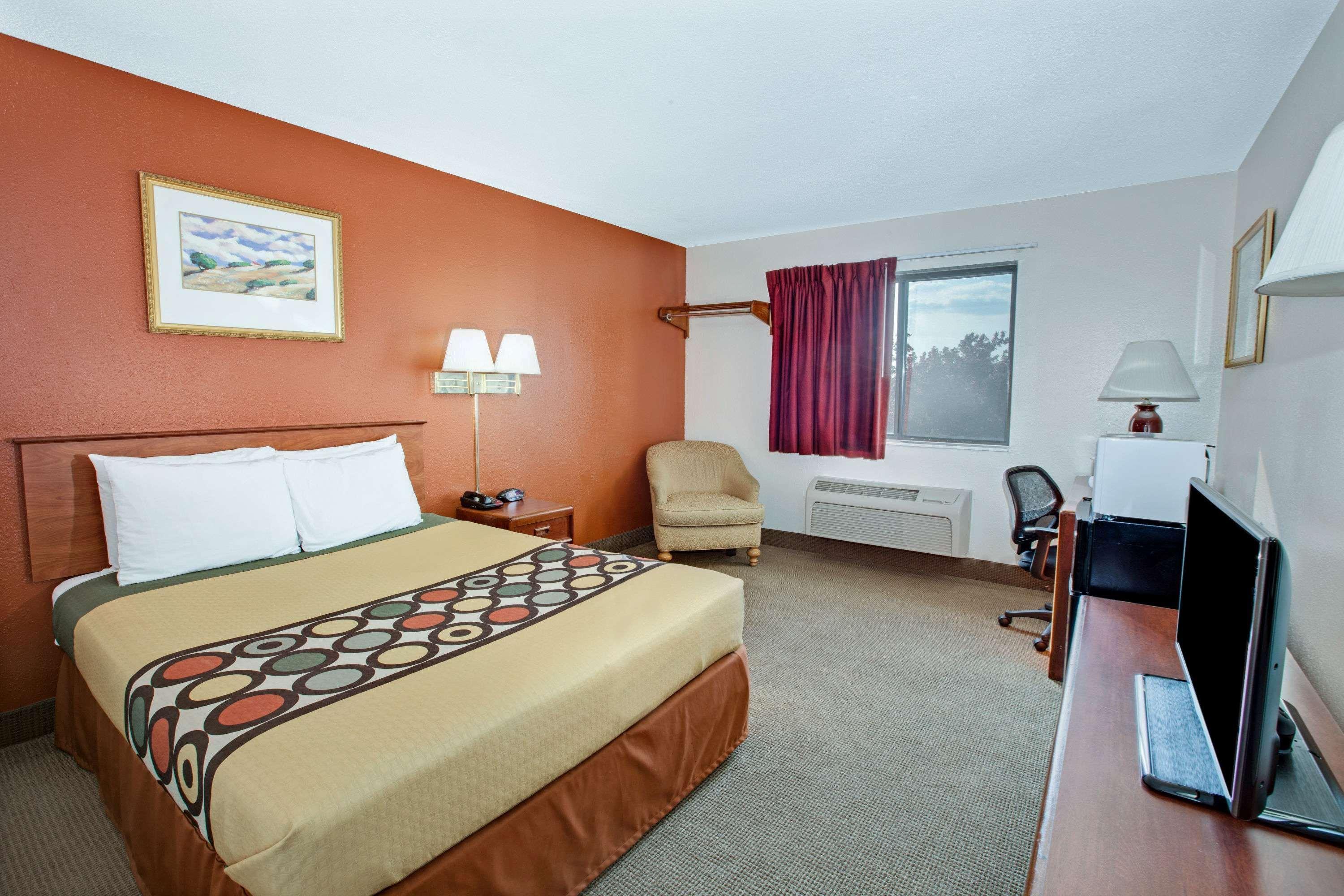 Super 8 By Wyndham קריסטל לייק אילינויס מראה חיצוני תמונה